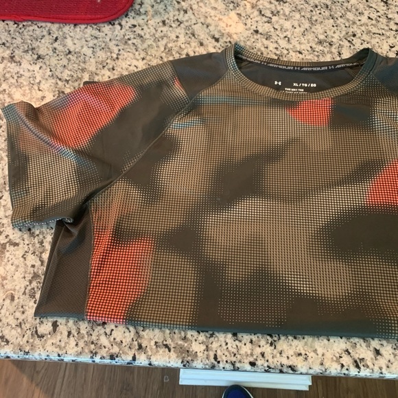 Under armor unstoppable shirt - Picture 3 of 8